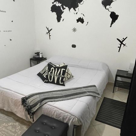Camere Aeroporto Cagliari Elmas Zewnętrze zdjęcie
